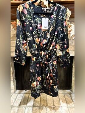 DR2 Women's Black Floral Satin Wrap Dress EUC